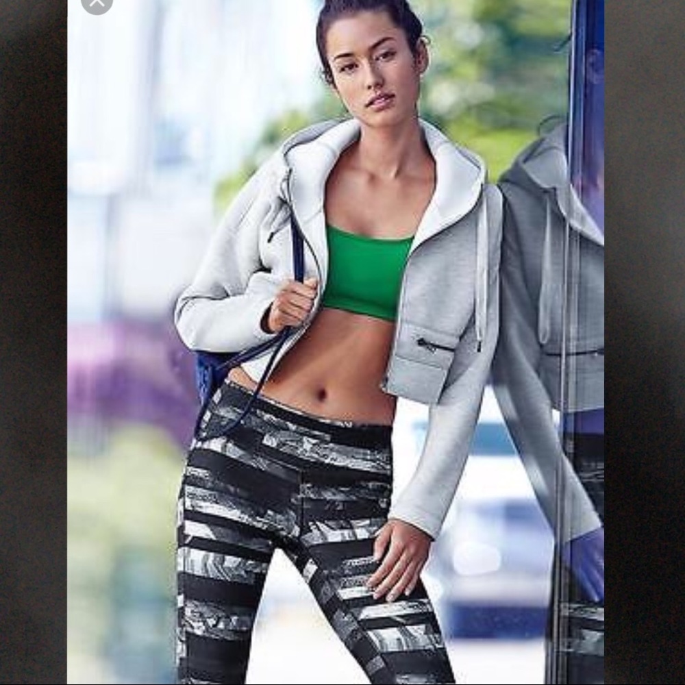 Athleta Floral Flow Chaturanga Tight Black Gray